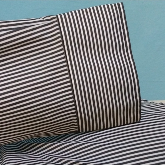 Size 1X fitted button down blouse - Picture 3 of 9